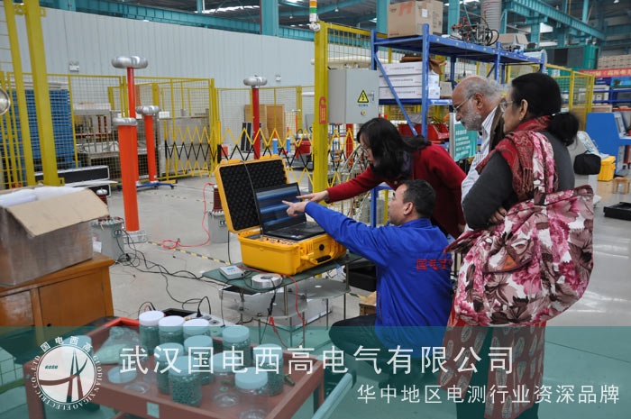 印度工程師到訪我司驗收局放設備