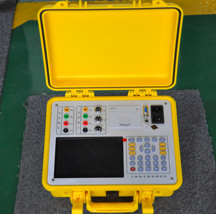 三相電容電感測(cè)試儀實(shí)物圖