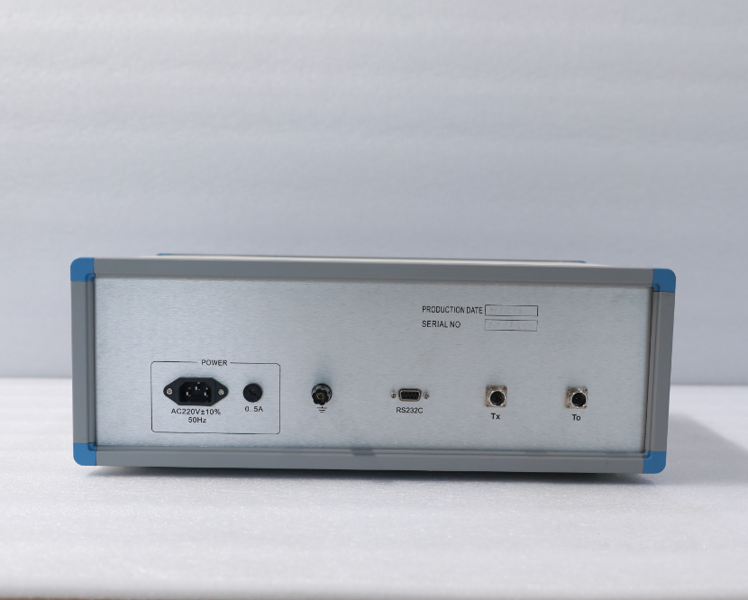 電子式互感器校驗儀儀器背面